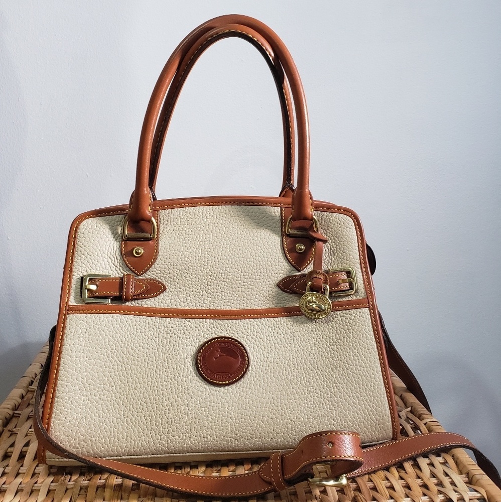 💯Authentic Dooney & Bourke Vintage Buckle Satchel